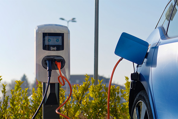 <em>众业达</em>：公司快速充电桩可为符合国标接口的电动汽车充电