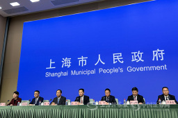 上海市税务局总审计师答上证报记者问：上海将继续对新能源汽车免征车辆购置税