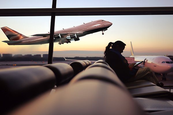 深圳机场：预计到本月底每周国际客运航班量将接近120班 环比1月底增长一倍