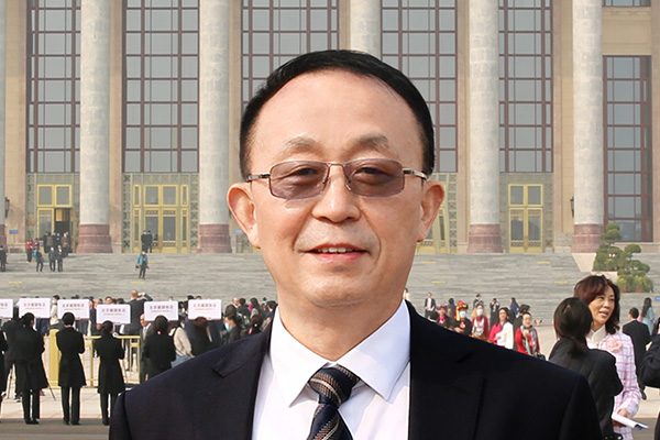 全国人大代表、湘窖酒业总裁颜涛：完善总分机构经济税收分配方式
