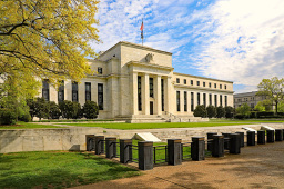 美联储上调联邦基金利率25个基点