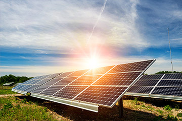 <em>亚玛顿</em>：公司是特斯拉太阳能瓦片玻璃及储能相关产品的合格供应商
