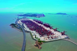 上港集团：做全自动化码头的世界领航者
