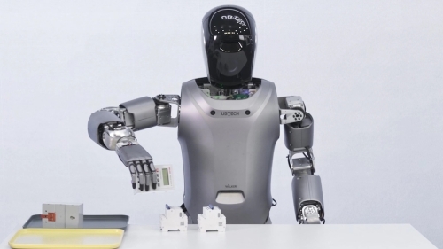 优必选亮相百度AI开发者大会 展示AI大模型+人形机器人应用