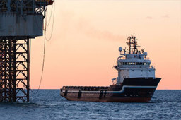 5万吨级新型绿色多用途化学品成品油船交付