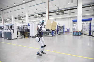 均普智能与智元机器人战略合作 共同推进人形机器人工业场景落地